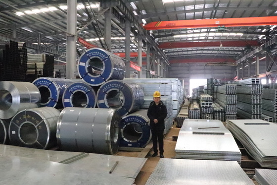 Grade de aço carbono ± 1% Tolerância Placa de padrão galvanizada laminada a quente para construção