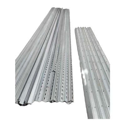 Barras de aço de ângulo L galvanizadas a quente com furos