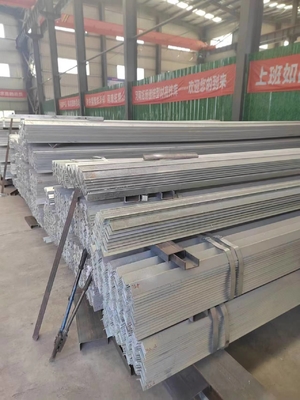 Barras de ângulo de aço carbono igual da série Q195-Q420 para ASTM A53 A36 GB Q235 Q345