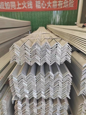 Barras de ângulo de aço carbono igual da série Q195-Q420 para ASTM A53 A36 GB Q235 Q345