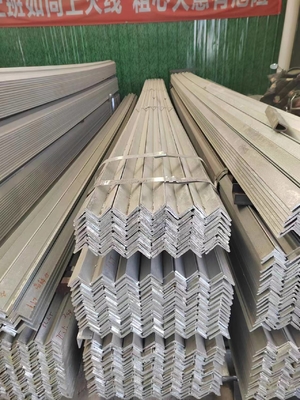Barras de ângulo de aço carbono igual da série Q195-Q420 para ASTM A53 A36 GB Q235 Q345