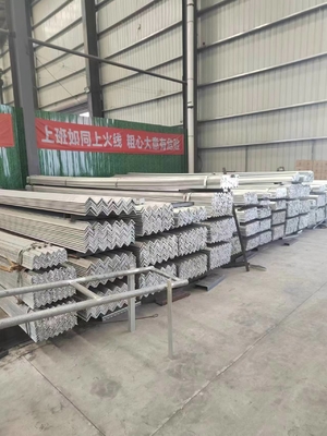 Barras de ângulo de aço carbono igual da série Q195-Q420 para ASTM A53 A36 GB Q235 Q345