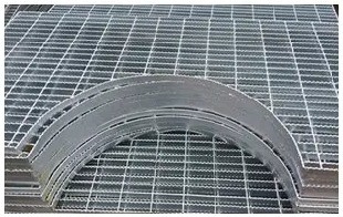 Grelha de aço galvanizado para construção de edifícios mergulhada a quente e resistente em Singapura