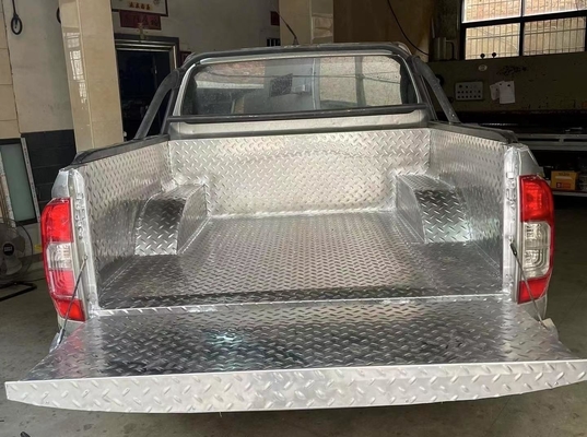 Placa de aço de modificação de automóveis personalizada com tolerância de ± 1% e design personalizado
