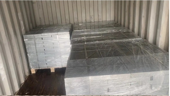 Cobertura de grelha de aço galvanizado soldado para drenagem 50mm Cross Bar Pitch personalizado