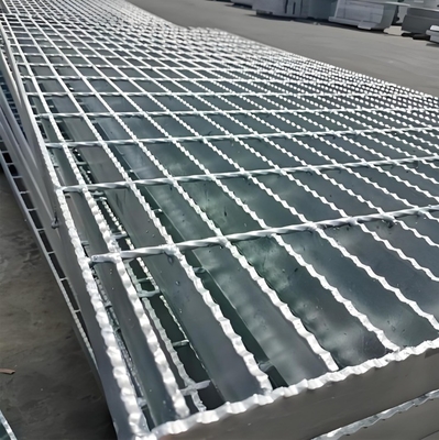 Grelhas de aço inoxidável de barras transversais de 50 mm para revestimentos de esgotos e indústrias de calçadas