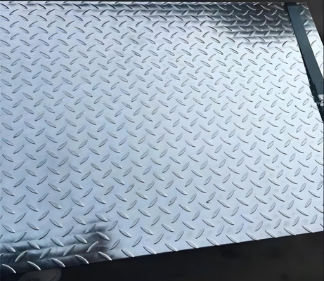 Padrão de aço galvanizado a quente de 1250 mm de largura com serviço de processamento por perfuração