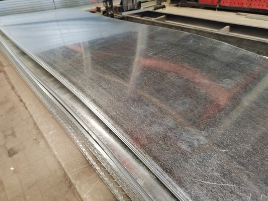 Folha de aço galvanizado não oleada de 2,75*1500 mm Tamanho personalizado Fornecido em todo o mundo Dureza média